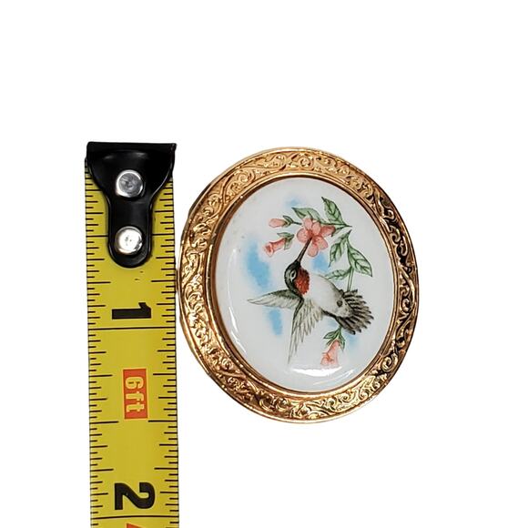 Vtg Avon Hummingbird Brooch Pendant Summer Song Gold Tone Animalcore Cottagecore - Picture 4 of 5